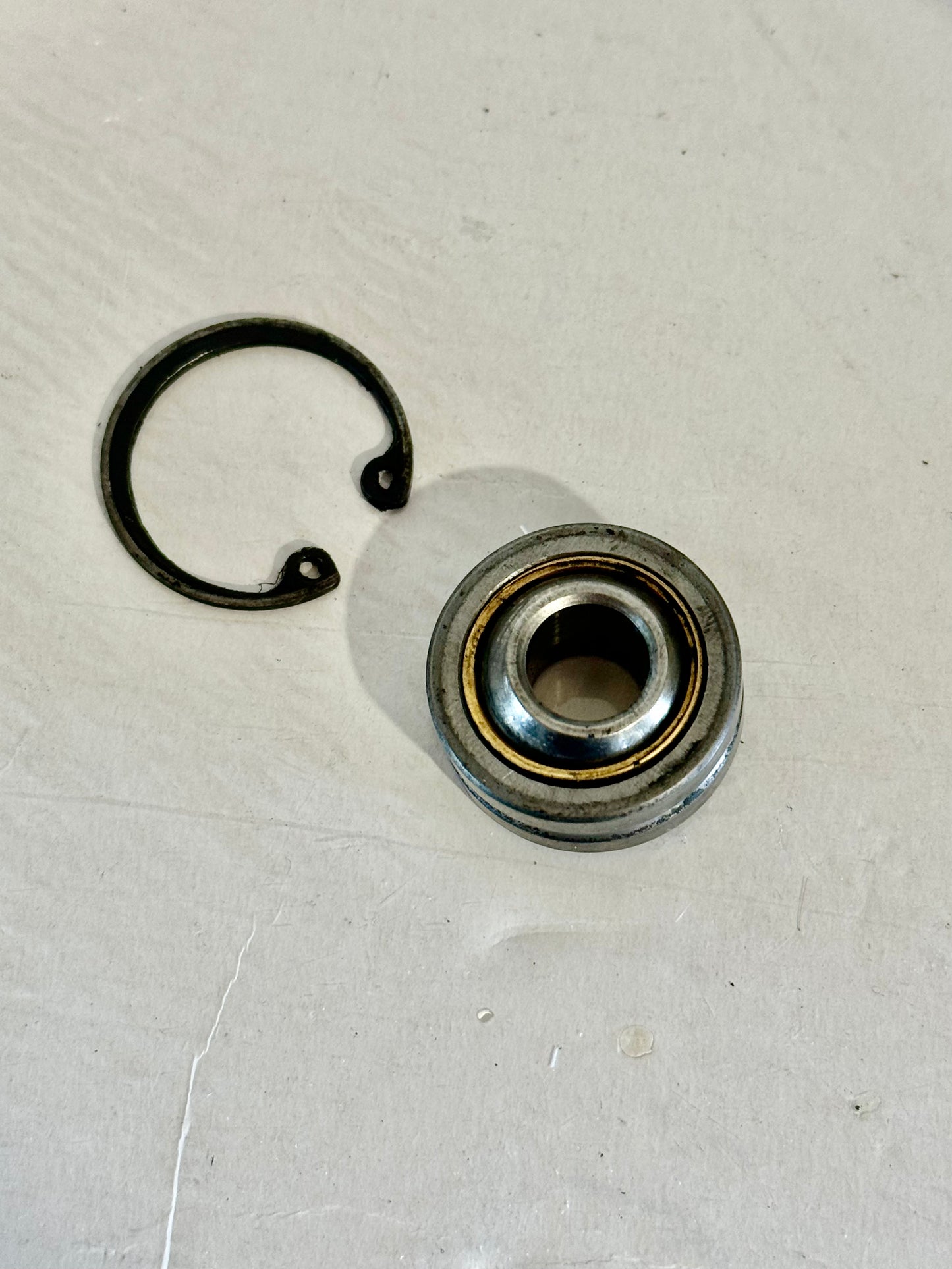 STEERING COLUMN BEARING AND CIR CLIP